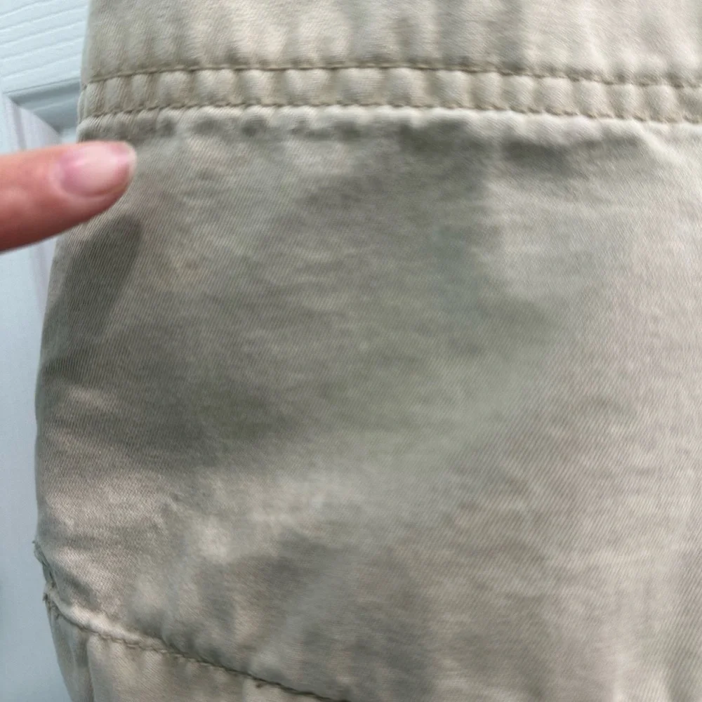 Old Navy Women's Size 10 Chino Khaki Flat Front Shorts - Picture 12 of 14